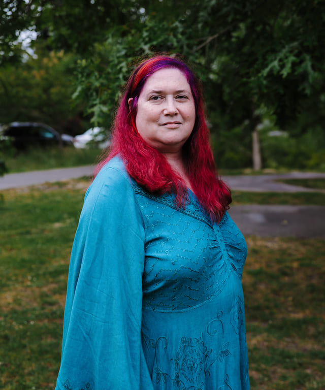 Naomi Rivkis author